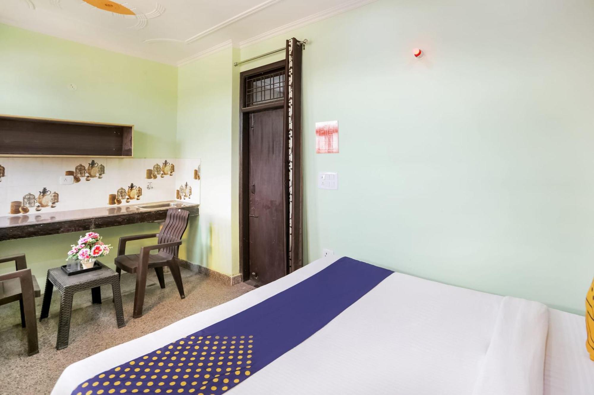 Spot On Main View Guest House Near Leisure Valley Park Gurgaon Exterior photo
