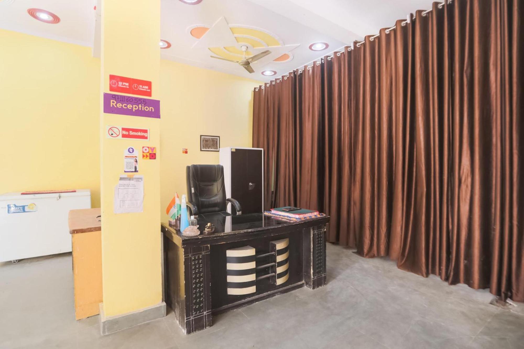 Spot On Main View Guest House Near Leisure Valley Park Gurgaon Exterior photo